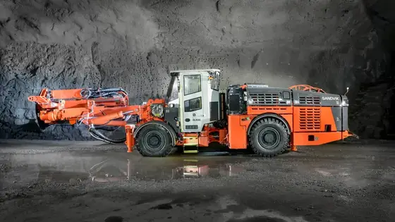 Jumbo de producción Sandvik DL432i